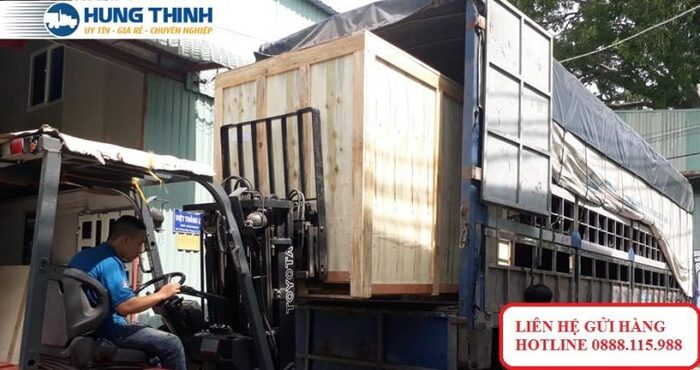 Vận tải Hưng Thịnh Phát cho thuê xe nâng giá rẻ tại TPHCM (Nguồn: Công ty Hưng Thịnh Phát)