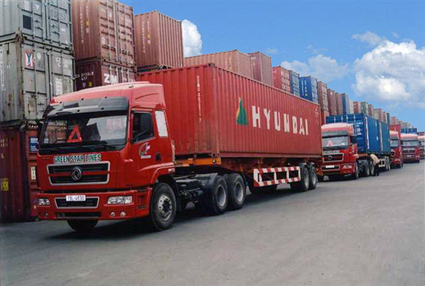 vận chuyển hàng hóa bằng container E & F