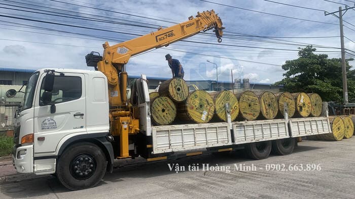 Vận tải Hoàng Minh chuyên cho thuê xe cẩu taị Bình Thuận