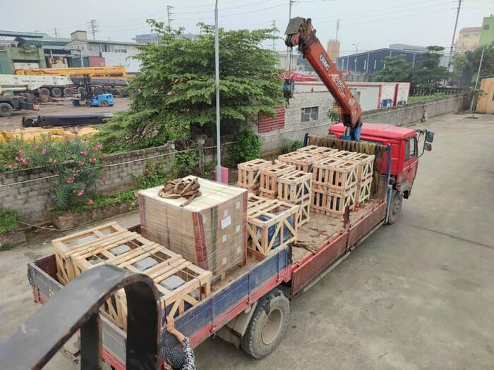 Dịch vụ cho thuê xe cẩu của Việt Hưng Logistics